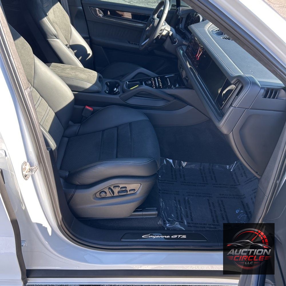 2025 Porsche Cayenne GTS