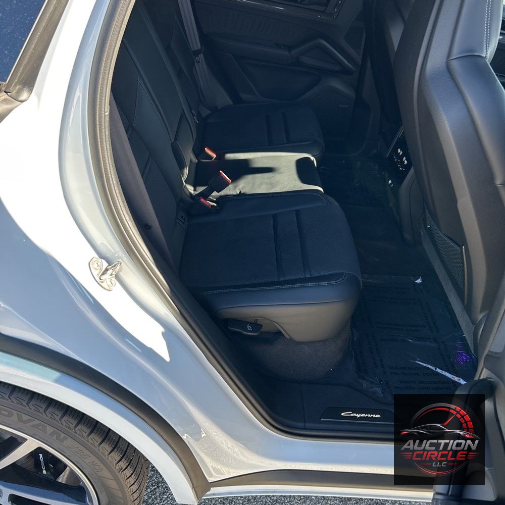 2025 Porsche Cayenne GTS