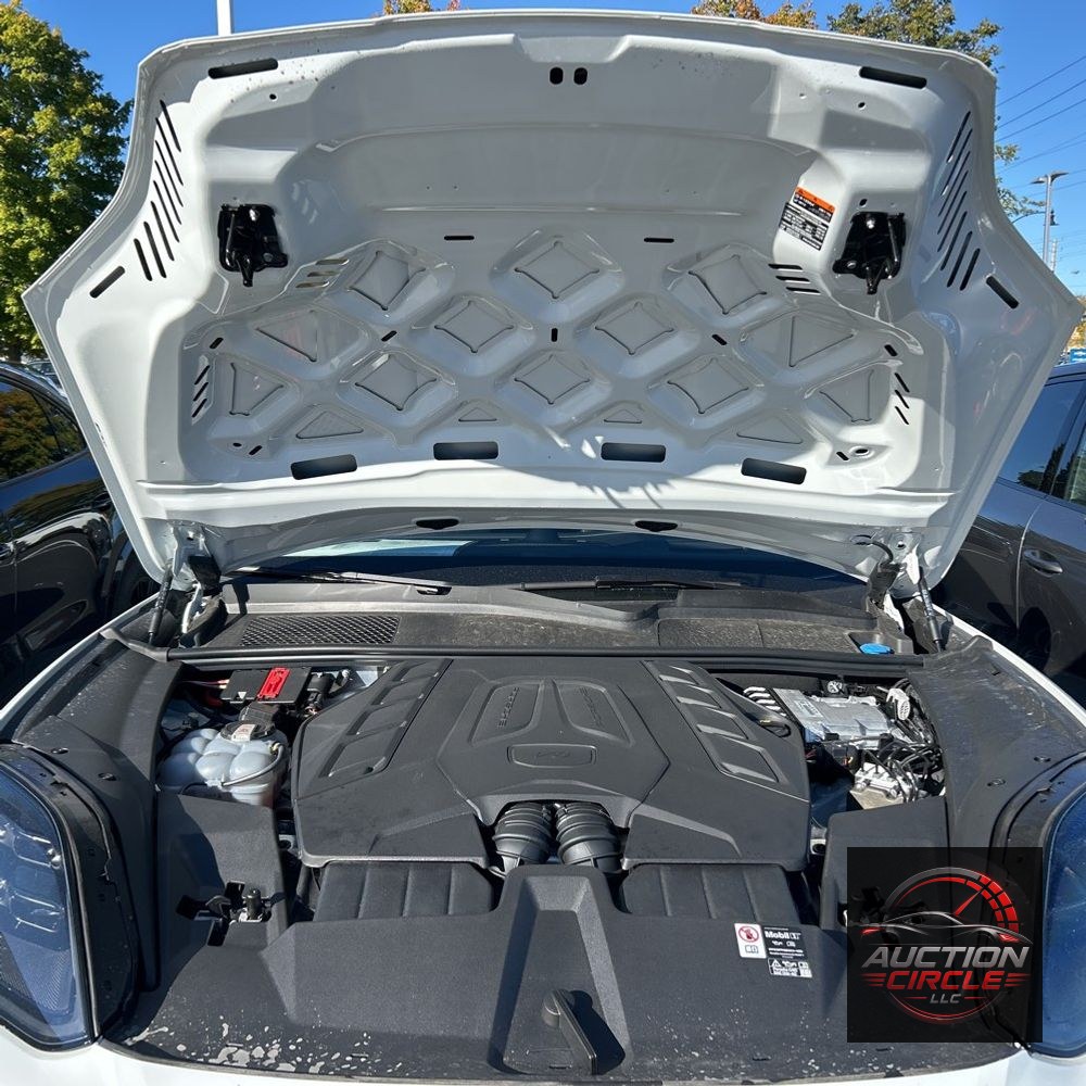 2025 Porsche Cayenne GTS