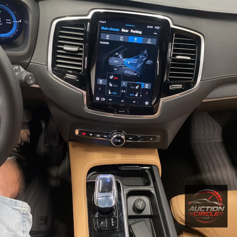 2024 Volvo XC90 T8 - Ultimate PHEV