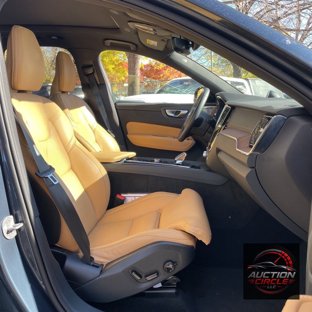 2024 Volvo XC60 T8 - Ultimate PHEV