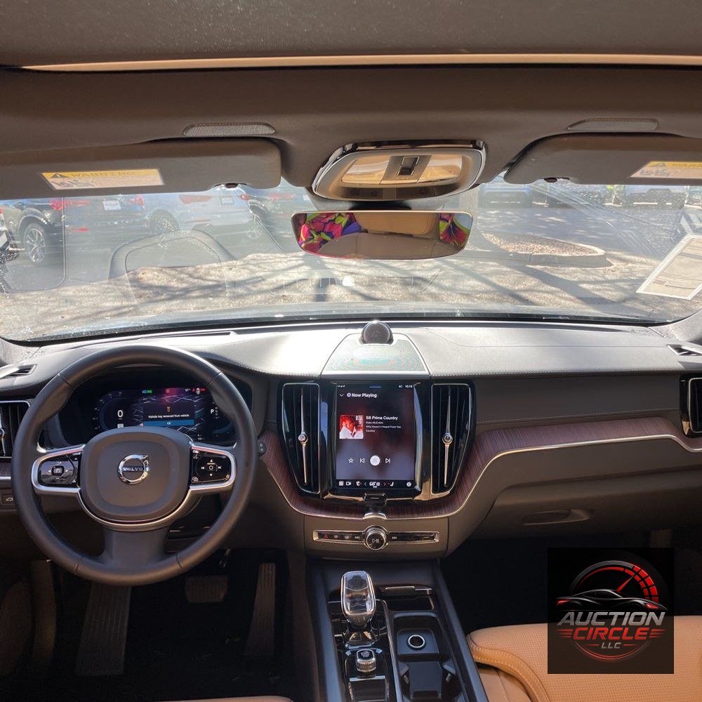 2024 Volvo XC60 T8 - Ultimate PHEV