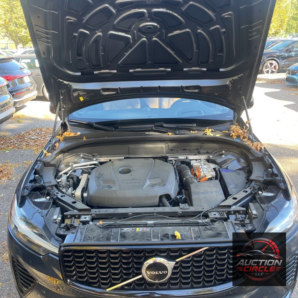 2024 Volvo XC60 T8 - Ultimate PHEV