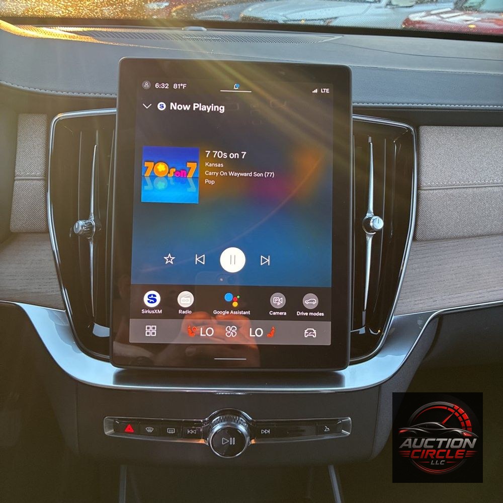 2025 Volvo XC90 T8 - Ultra PHEV