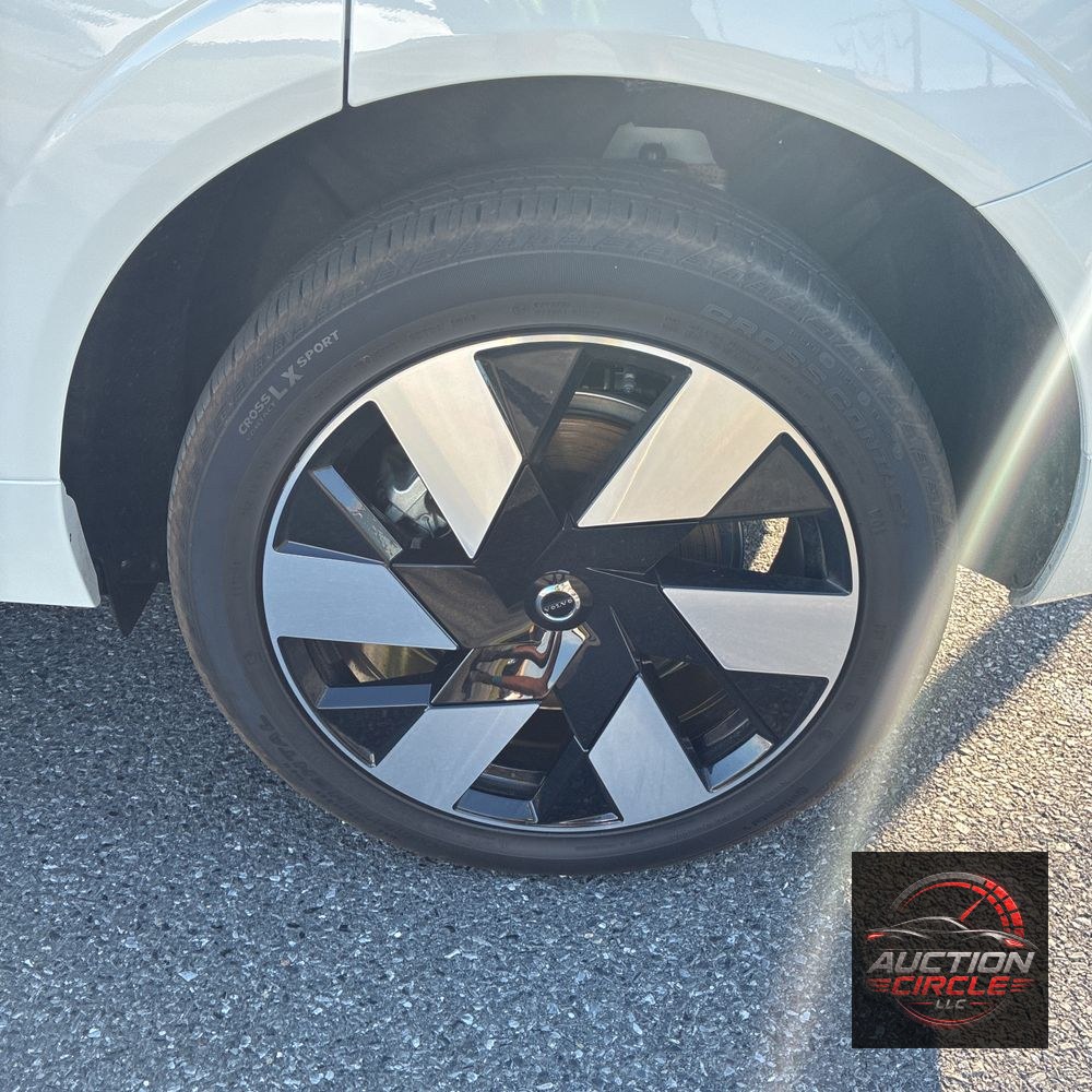 2025 Volvo XC60 T8 - Ultra PHEV