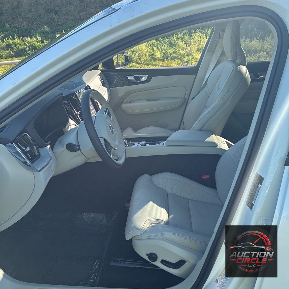 2025 Volvo XC60 T8 - Ultra PHEV