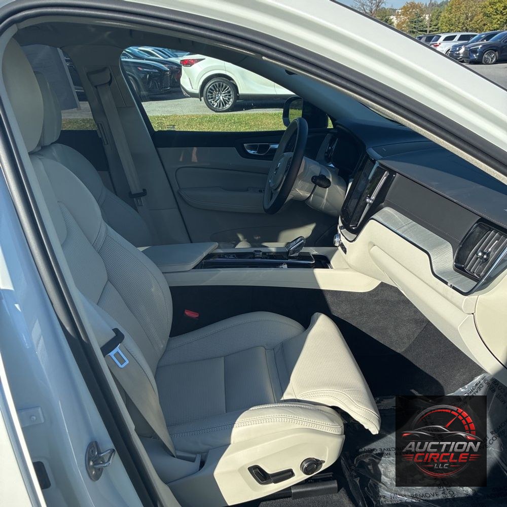 2025 Volvo XC60 T8 - Ultra PHEV