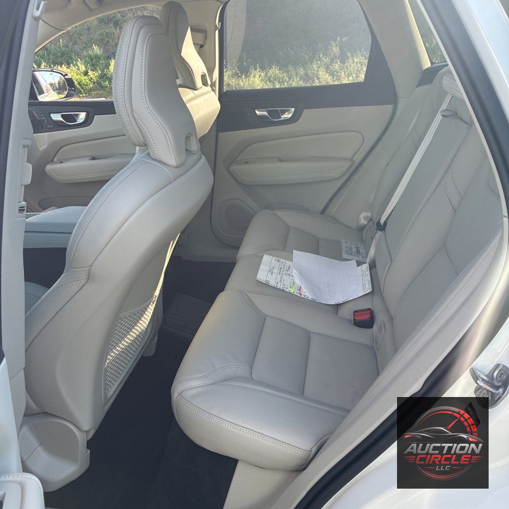 2025 Volvo XC60 T8 - Ultra PHEV