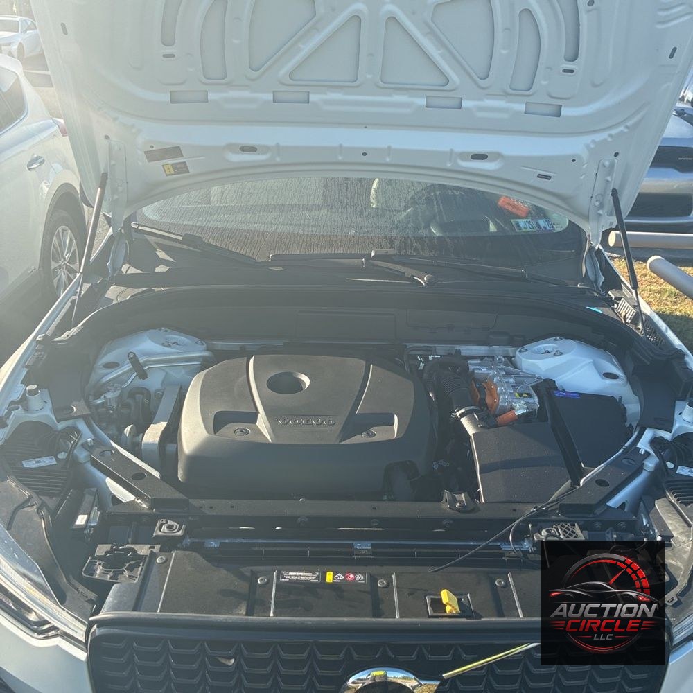 2025 Volvo XC60 T8 - Ultra PHEV